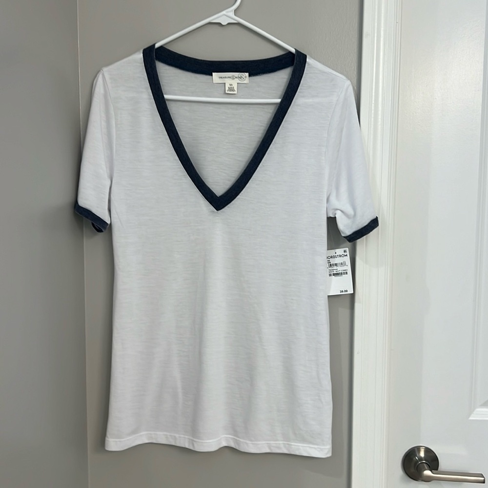 Treasure & Bond T-Shirt size XS. NWT
💋Final price💋